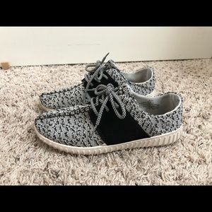 Black and white sneakers!!